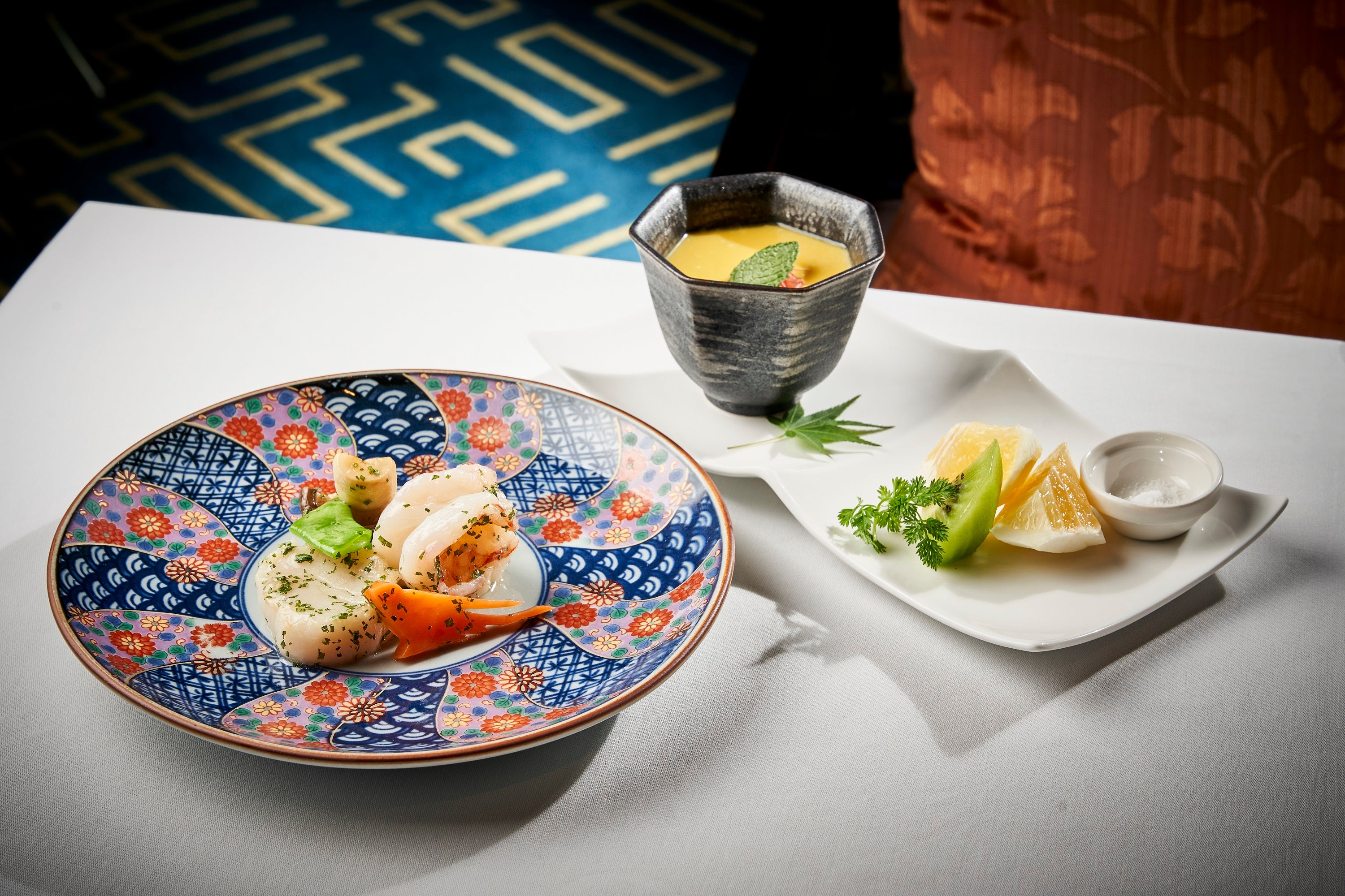 ホテルレストランでのペアランチお食事券 – The Ritz-Carlton, Osaka